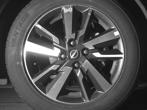 Used 2025 Nissan Versa SV FWD image 16