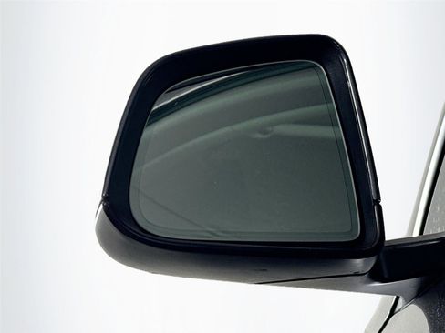 Used 2024 Tesla Model Y Performance AWD/4WD image 5