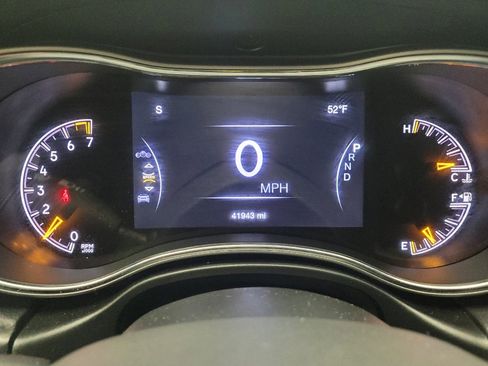 Used 2019 Jeep Grand Cherokee Altitude image 23