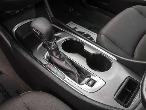 Used 2023 Chevrolet Malibu LT FWD image 25