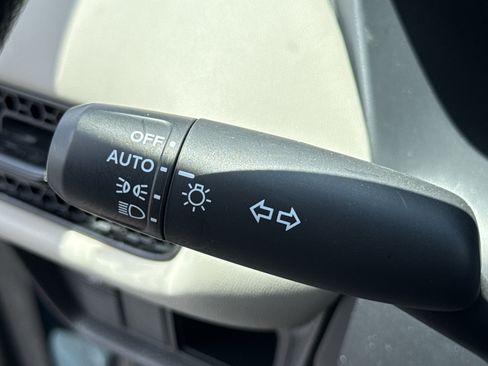 Certified 2025 Honda HR-V LX image 32