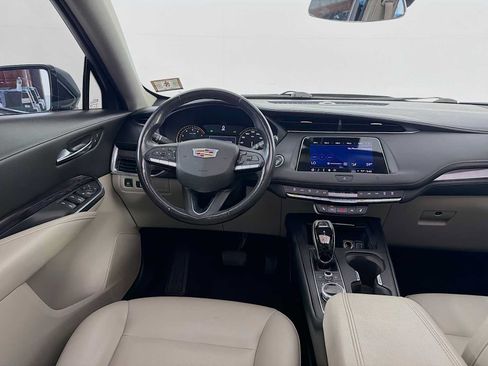 Used 2021 Cadillac XT4 Luxury w/ Cold Weather Package AWD/4WD image 21