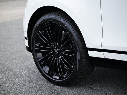 New 2026 Land Rover Range Rover Velar Dynamic SE image 6