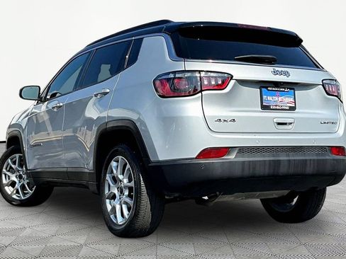 Used 2025 Jeep Compass Limited AWD/4WD image 5