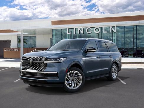 New 2027 Lincoln Navigator Premiere RWD image 2