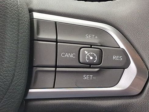 Used 2024 Jeep Compass Latitude AWD/4WD image 22