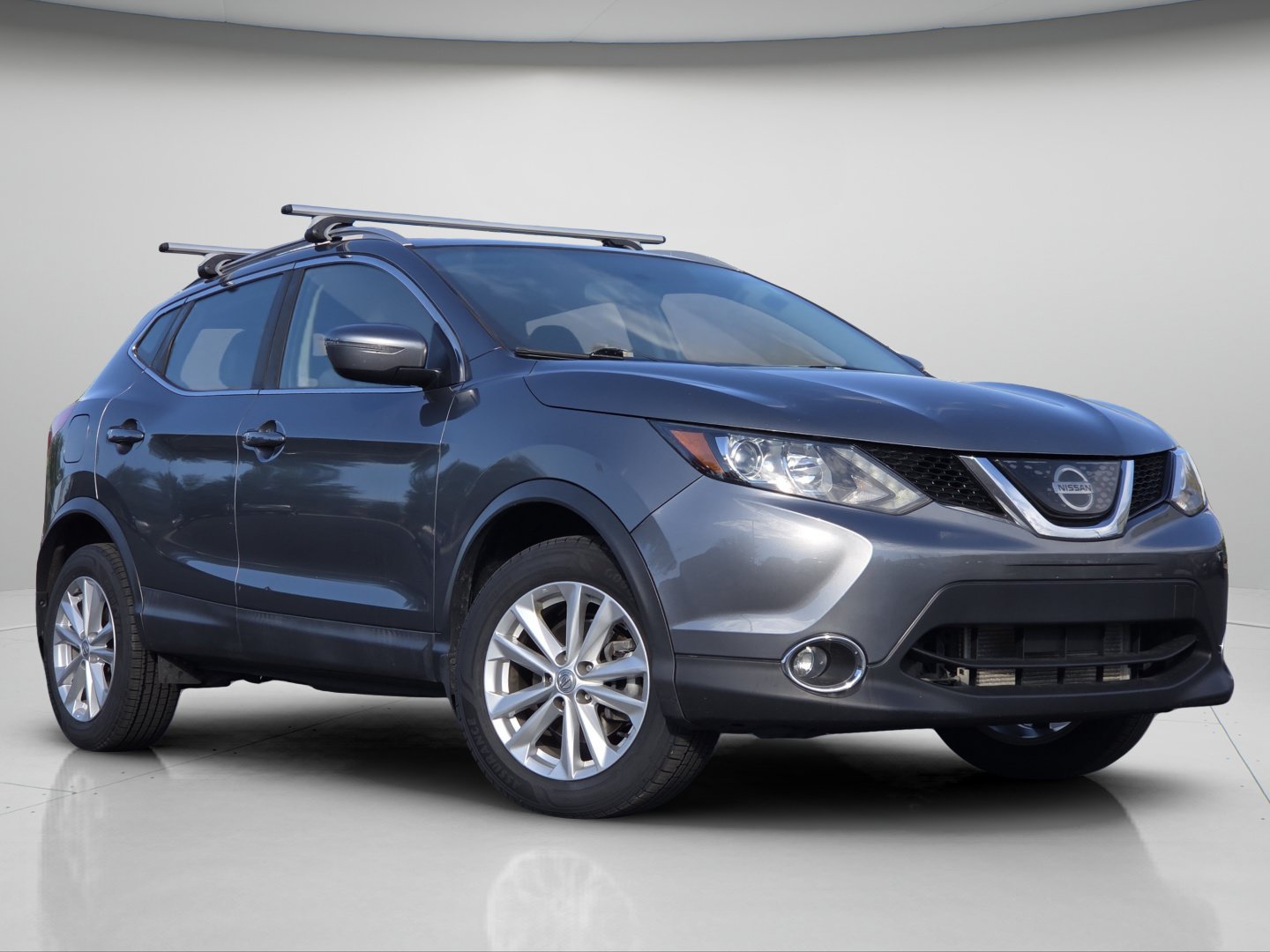 Used 2018 Nissan Rogue Sport SV w/ SV All-Weather Package AWD/4WD image 2