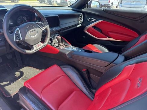 Used 2016 Chevrolet Camaro SS RWD image 5