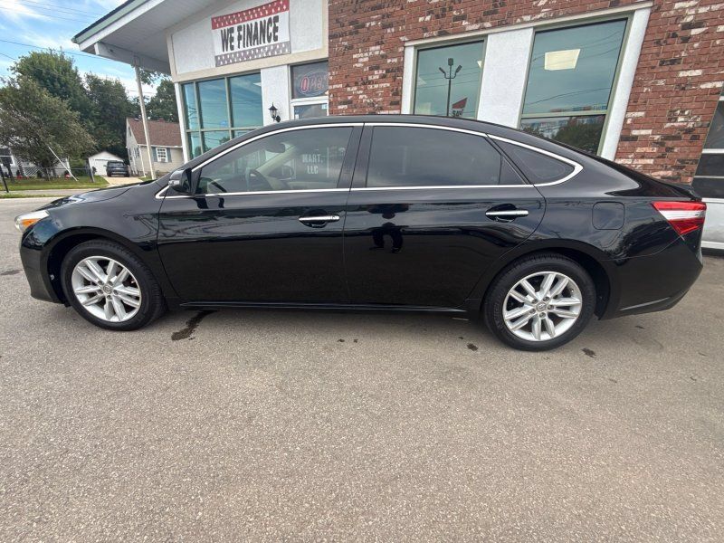 Used 2013 Toyota Avalon XLE Premium FWD image 8