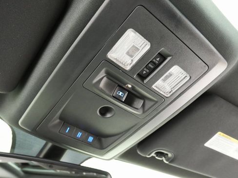 Used 2017 RAM 3500 Laramie Longhorn image 33