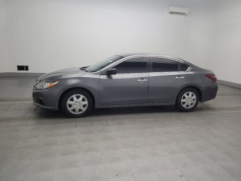 Used 2018 Nissan Altima 2.5 S w/ S Convenience Package FWD image 2