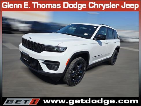 New 2025 Jeep Grand Cherokee Laredo image 3