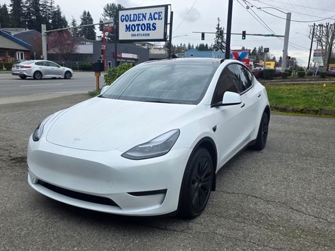 Used 2025 Tesla Model Y Long Range image 1