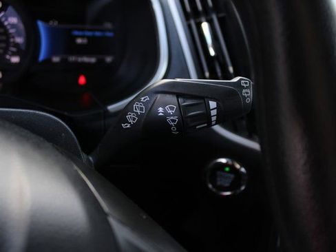 Used 2021 Ford Edge SE image 17