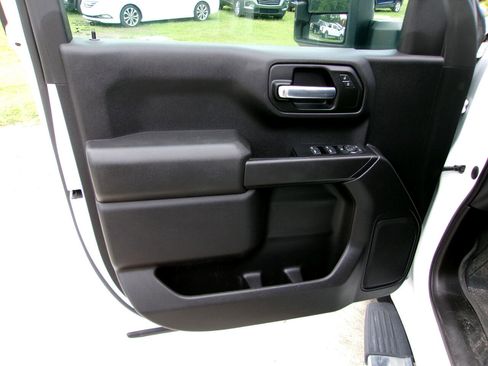 Used 2021 Chevrolet Silverado 1500 Custom w/ Custom Max Trailering Package image 11