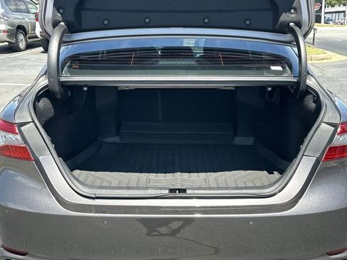 Used 2018 Toyota Camry XSE FWD image 22