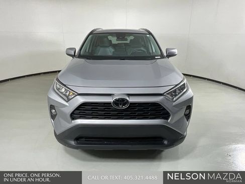 Used 2020 Toyota RAV4 XLE Premium FWD image 2