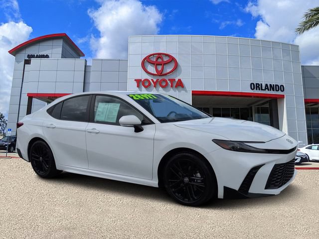 Certified 2025 Toyota Camry SE FWD image 1