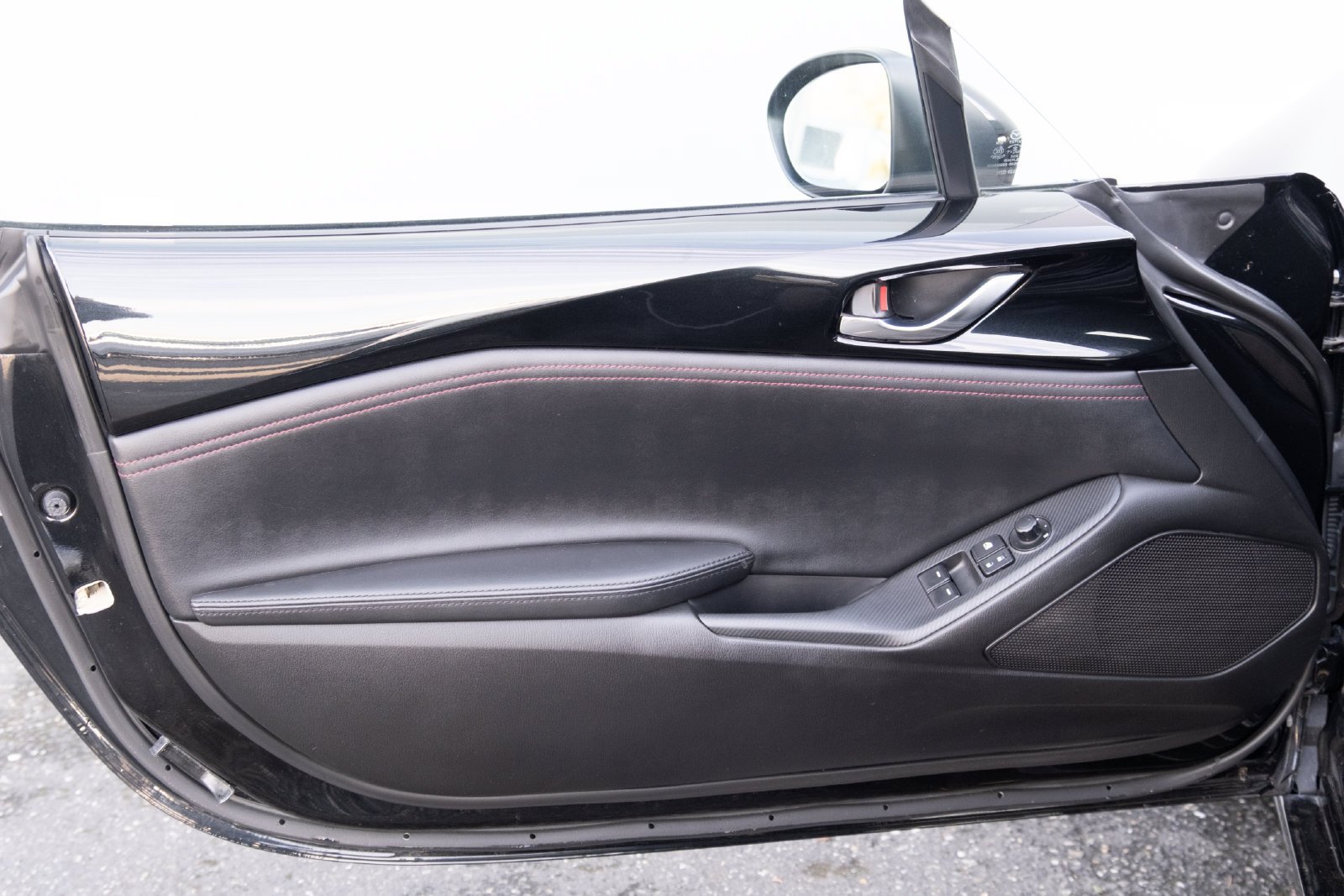 Used 2018 MAZDA MX-5 Miata RF Grand Touring RWD image 11