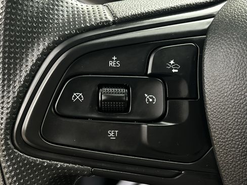 Used 2025 Buick Envista Preferred image 12