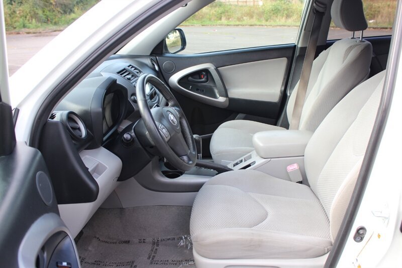 Used 2008 Toyota RAV4 Limited w/ Tow Prep Pkg AWD/4WD image 10