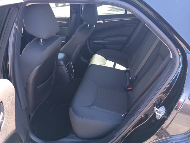 Certified 2019 Chrysler 300 Touring RWD image 22