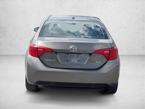 Used 2018 Toyota Corolla XLE FWD image 7