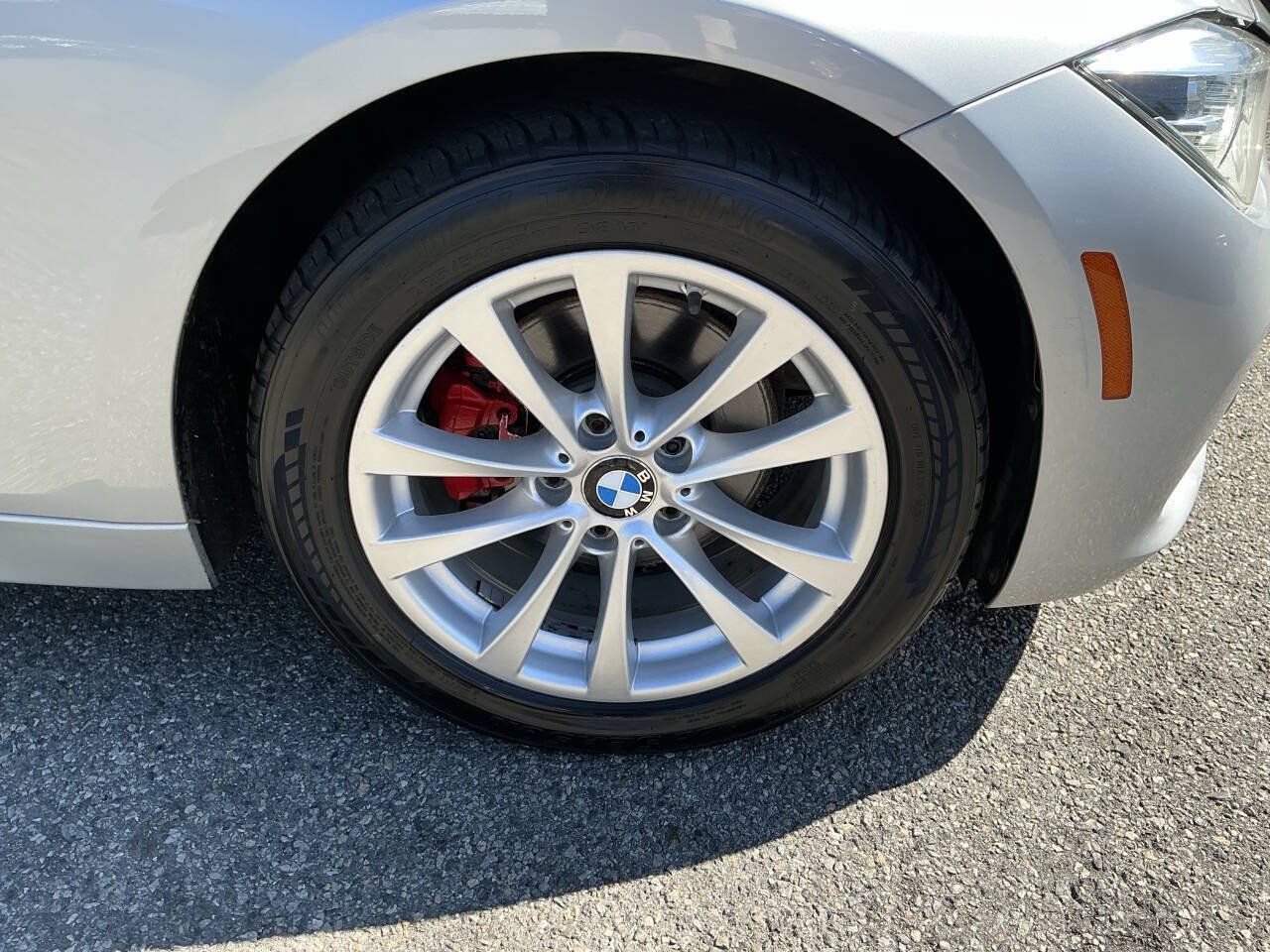 Used 2018 BMW 320i xDrive Sedan AWD/4WD image 13