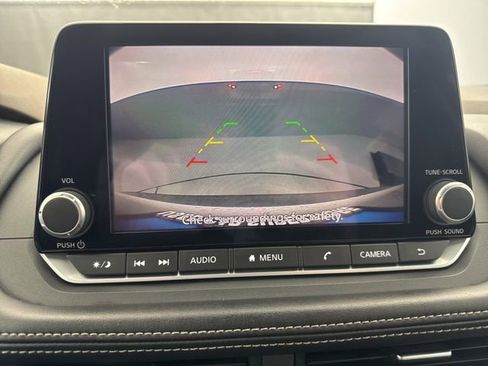 Used 2023 Nissan Rogue SV image 21