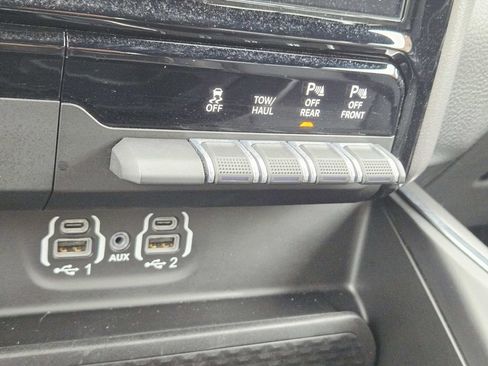 Used 2023 RAM 1500 Laramie AWD/4WD image 31
