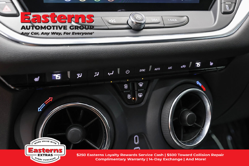 Used 2025 Chevrolet Blazer LT FWD image 21