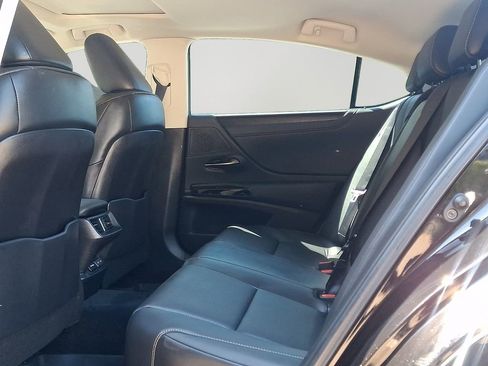 Used 2023 Lexus ES 250 w/ Premium Package AWD/4WD image 9