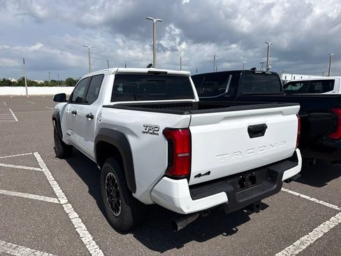 Used 2025 Toyota Tacoma TRD Off-Road w/ TRD Off Road Upgrade Package AWD/4WD image 3
