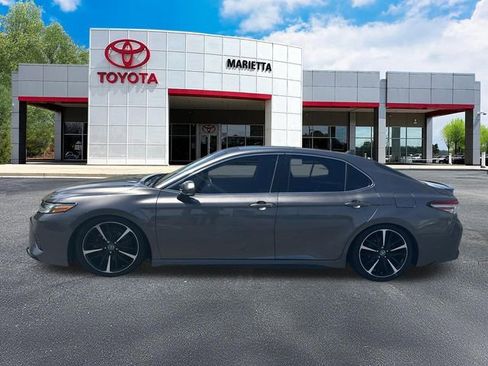 Used 2018 Toyota Camry XSE FWD image 2