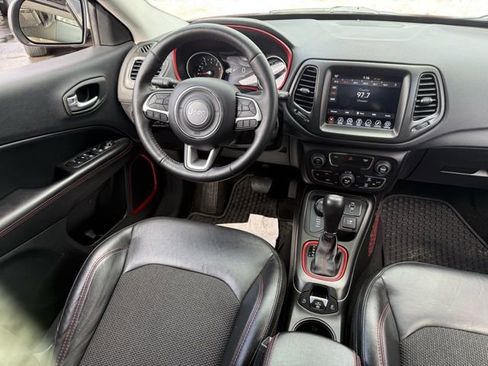 Used 2018 Jeep Compass Trailhawk w/ Cold Weather Group image 17