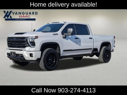Used 2024 Chevrolet Silverado 2500 High Country w/ Technology Package AWD/4WD image 3