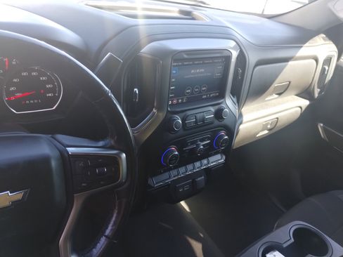 Used 2021 Chevrolet Silverado 1500 LT image 12
