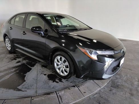 Used 2022 Toyota Corolla LE image 4