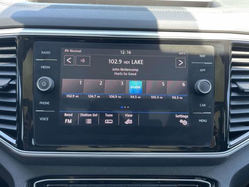 Used 2018 Volkswagen Atlas SEL Premium AWD/4WD image 34