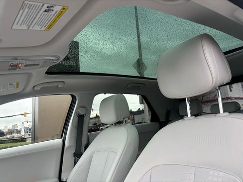 Certified 2023 Hyundai Ioniq 5 Limited w/ Cargo Package image 9