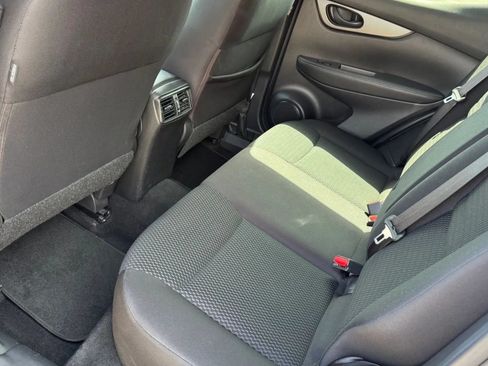Used 2018 Nissan Rogue Sport S w/ S Appearance Package FWD image 12