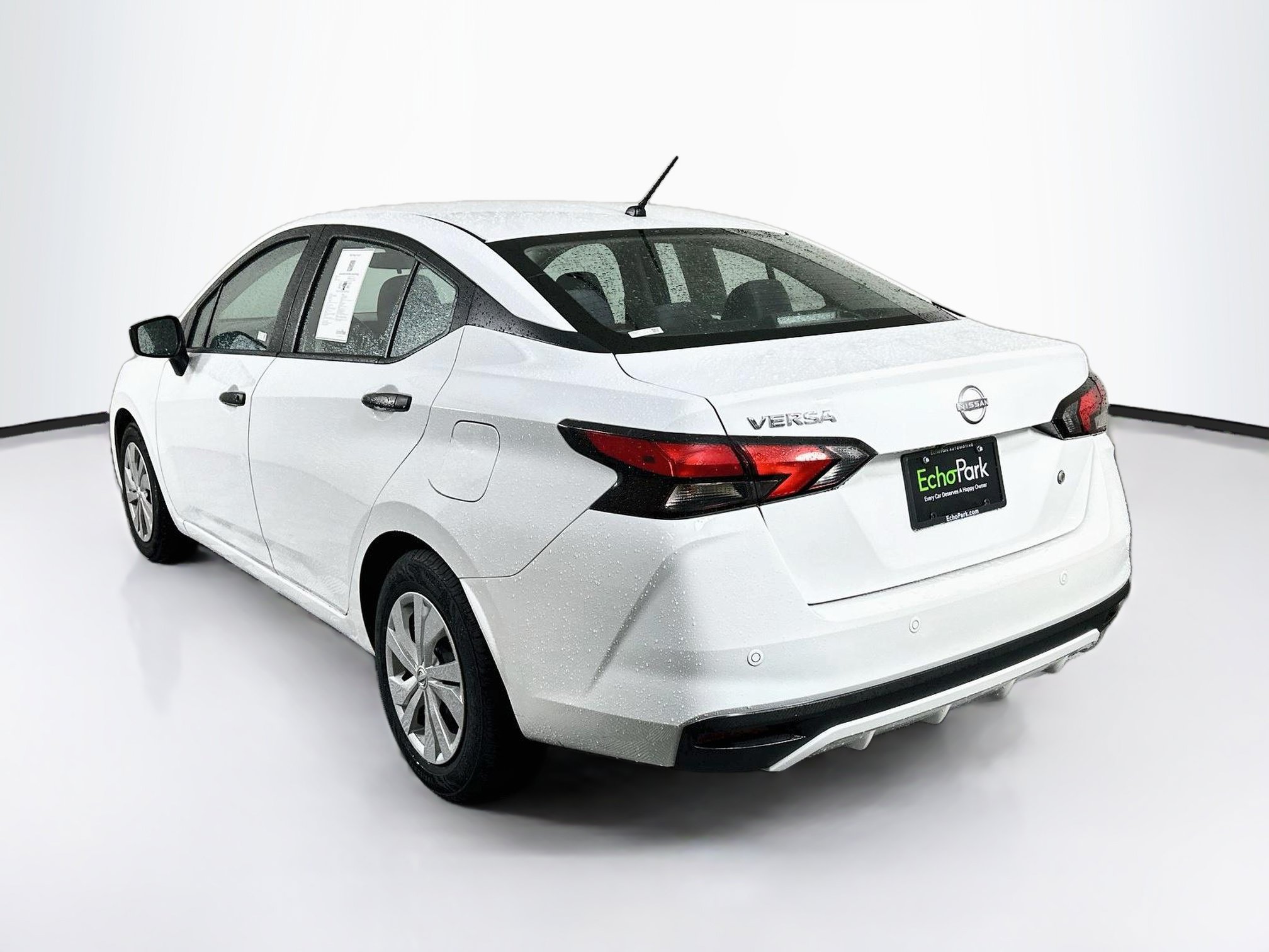 Used 2025 Nissan Versa S FWD image 5