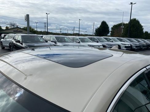 Used 2018 Honda Accord Touring image 13