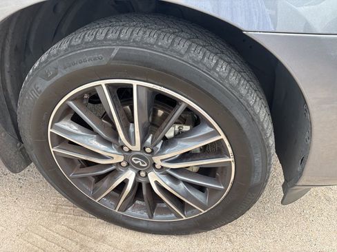 Used 2019 INFINITI QX60 Luxe w/ Sensory Package image 3