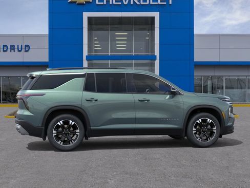 New 2027 Chevrolet Traverse LT w/ Sun and Wheel Package AWD/4WD image 5