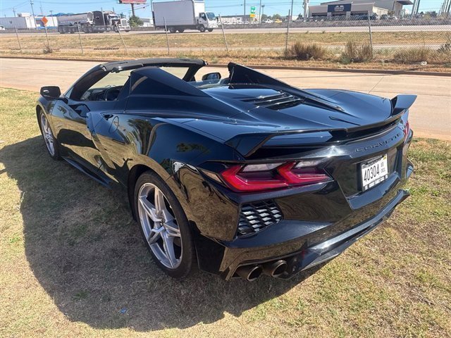 Used 2021 Chevrolet Corvette Stingray Preferred Conv w/ Z51 Performance Package RWD image 3