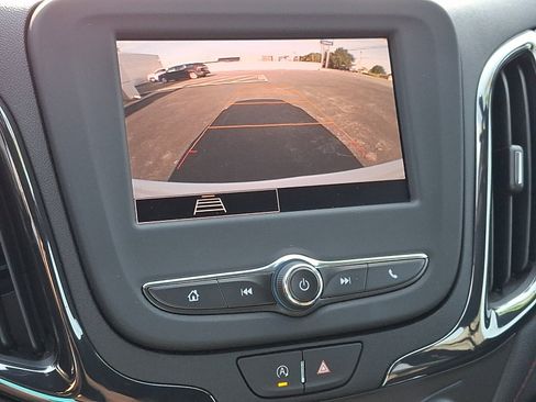 Used 2022 Chevrolet Equinox RS AWD/4WD image 18