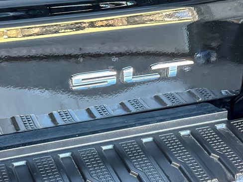 Used 2025 GMC Sierra 1500 SLT AWD/4WD image 25