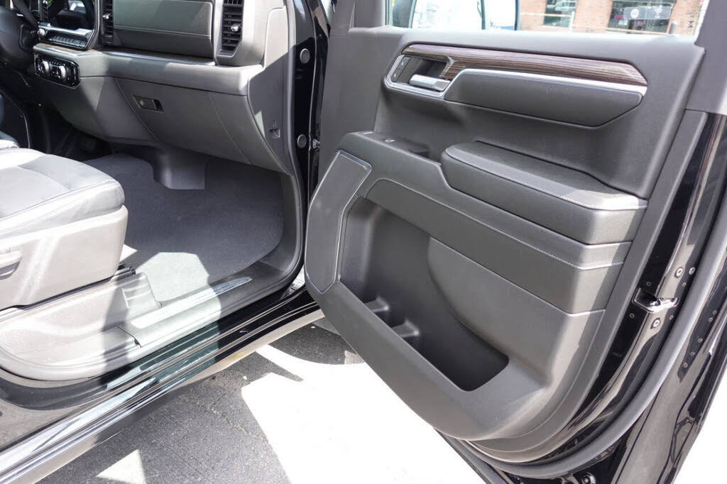 Used 2024 Chevrolet Silverado 1500 LT AWD/4WD image 32