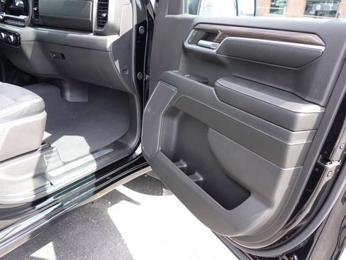 Used 2024 Chevrolet Silverado 1500 LT AWD/4WD image 32